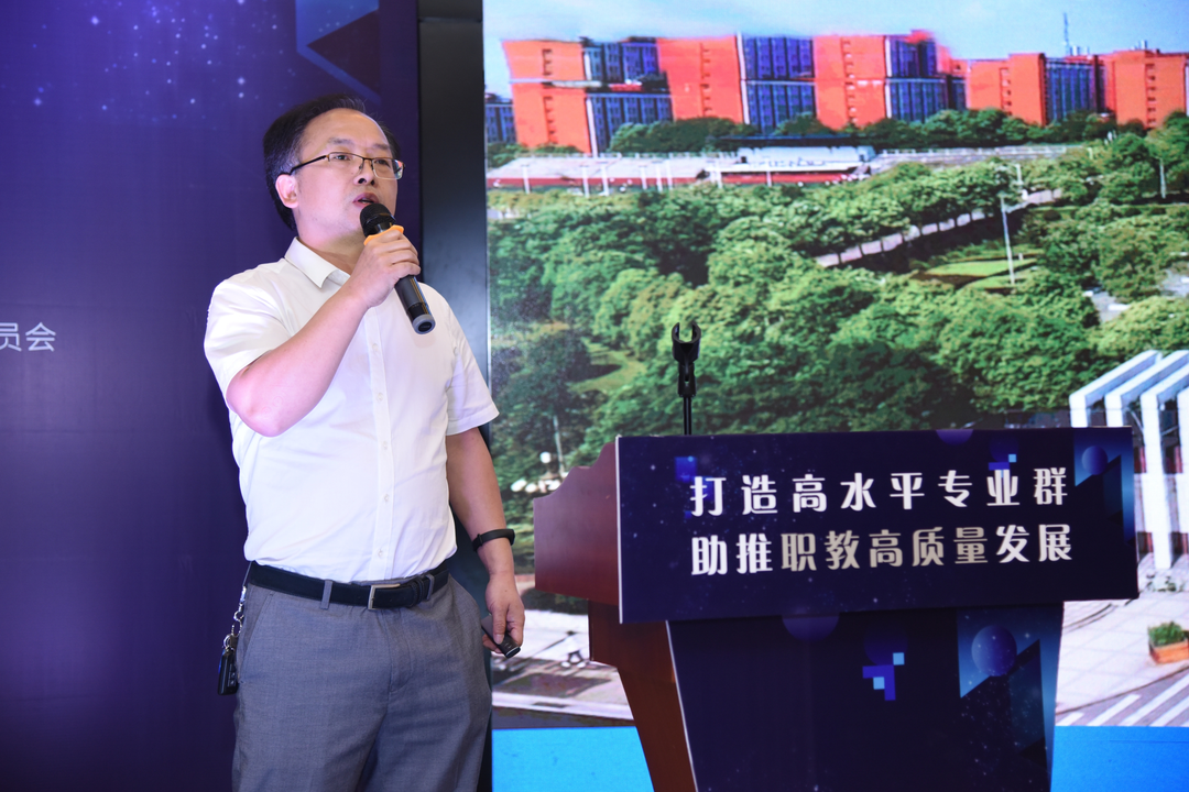 湖南工业职业技术学院  李强教授.png